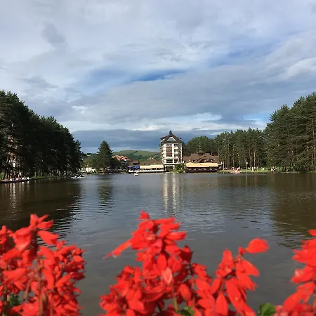 维拉杰泽罗公寓 * 兹拉蒂博尔